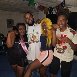 Meet your Posher, Earline